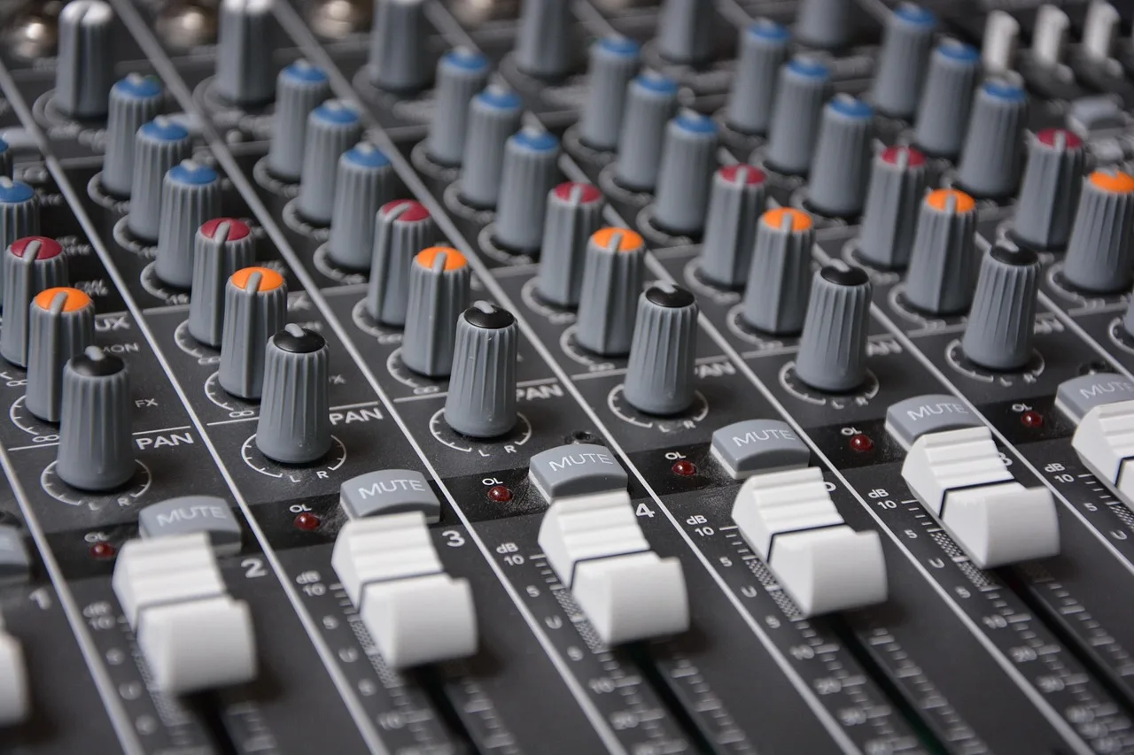 mixer, digital, analog, audio, controller, music, studio, sound, music studio, poti, sound studio, music system, teacher's desk, amplifier, slider, sound mixer, volume, amp, datailaufnahme, yamaha, fader, audio equipment, volume control, detail shot, mixer, mixer, mixer, mixer, mixer, music studio, music studio, music studio, amplifier, amplifier, sound mixer, sound mixer, yamaha. Markets for music studio: signal versus noise