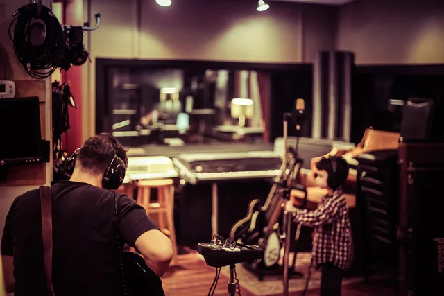 studio, recording, audio, musician, father, child, family, instrument, mixing, guitarist, recording studio, recording studio, recording studio, recording studio, recording studio, recording studio. Choosing a music studio space: what two visits tell you